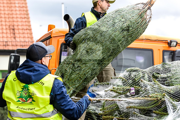 14.12.2019_FWFKnetzgau_Christbaumverkauf_re-011