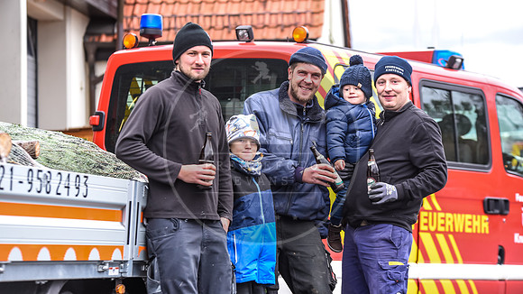 14.12.2019_FWFKnetzgau_Christbaumverkauf_re-096