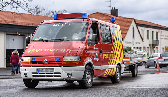 14.12.2019_FWFKnetzgau_Christbaumverkauf_re-107