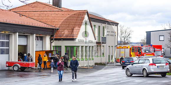 14.12.2019_FWFKnetzgau_Christbaumverkauf_re-114